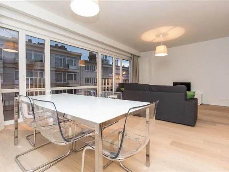 B-Aparthotels Louise Ixelles 3*,
