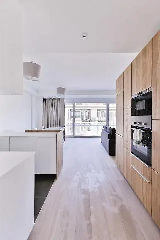 B-Aparthotels Louise Ixelles 3*,